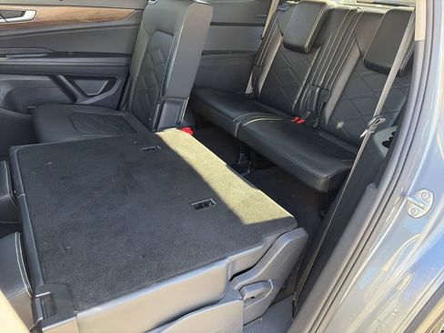 Used 2024 Volkswagen Atlas SE image 28