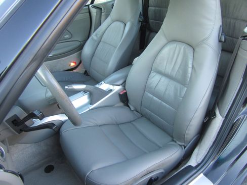 Used 2001 Porsche 911 Carrera image 14