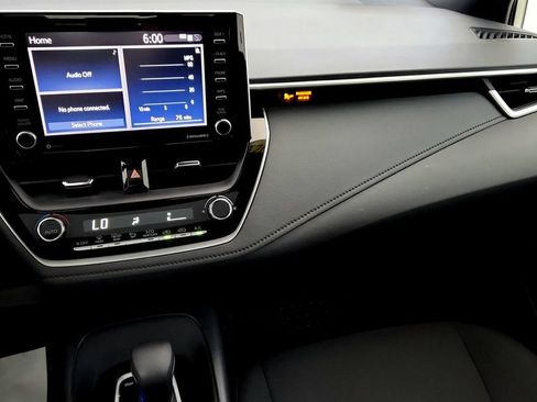 Certified 2021 Toyota Corolla SE w/ SE Premium Package FWD image 23