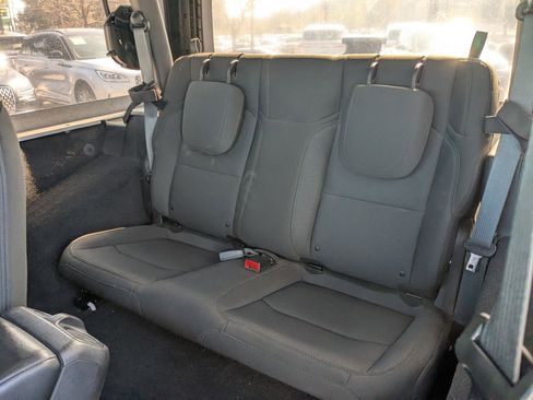 Used 2018 Jeep Wrangler Sport image 13