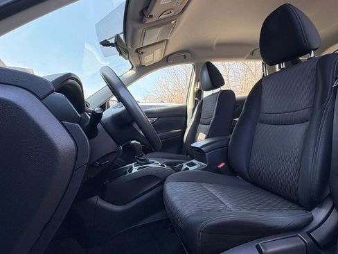 Used 2017 Nissan Rogue S image 23