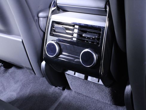 Used 2025 Land Rover Range Rover Sport Dynamic SE image 16