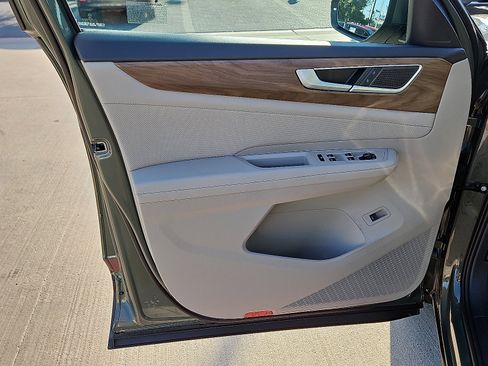 New 2026 Volkswagen Atlas SE image 14