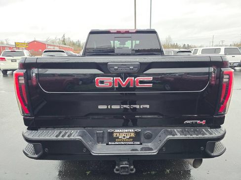 Used 2024 GMC Sierra 2500 AT4 w/ AT4 Premium Plus Package AWD/4WD image 4