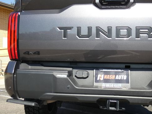 Used 2025 Toyota Tundra Limited AWD/4WD image 22