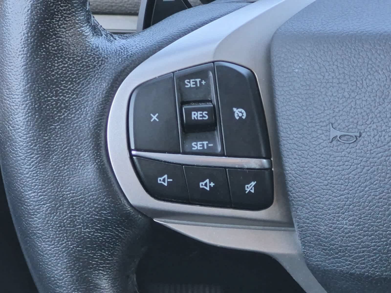 Used 2020 Ford Explorer XLT w/ Equipment Group 202A AWD/4WD image 23