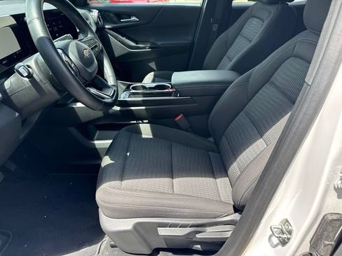 Used 2025 Chevrolet Equinox LT AWD/4WD image 9