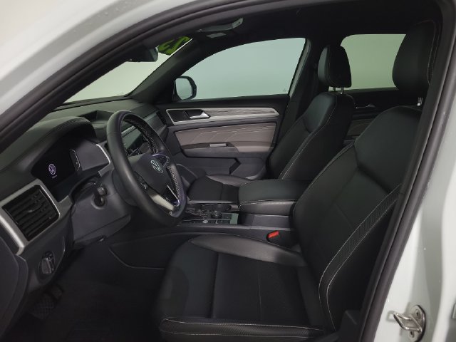 Used 2023 Volkswagen Atlas Cross Sport SE AWD/4WD image 18