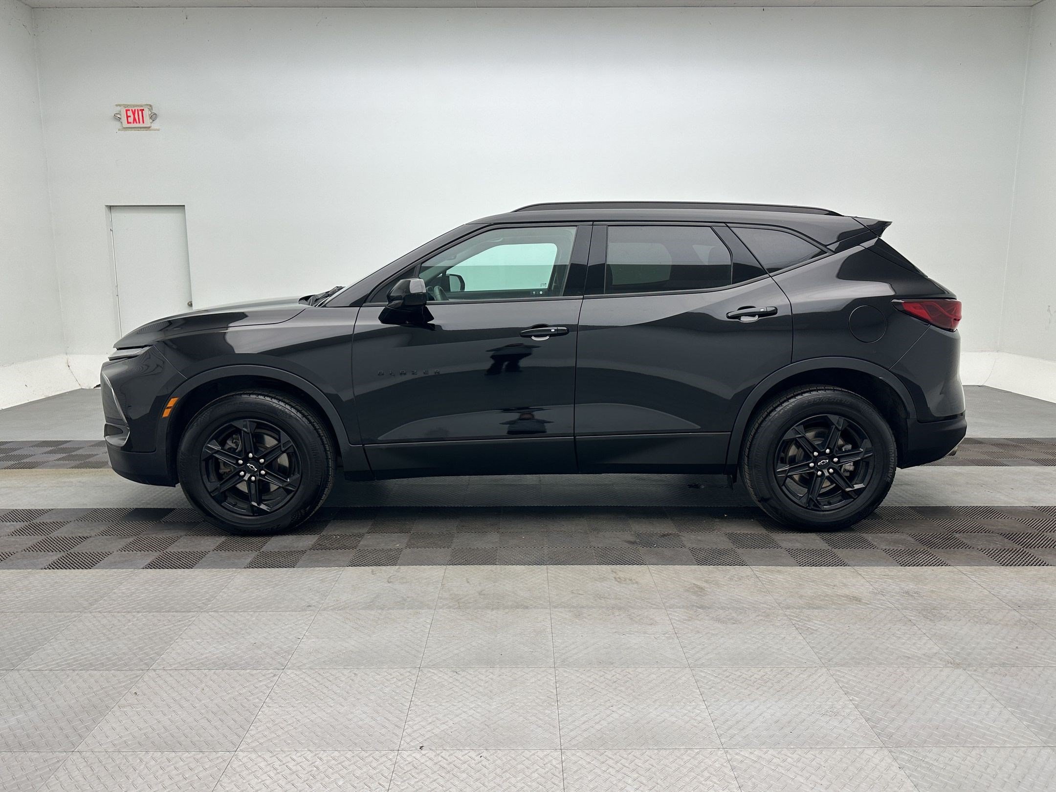 Certified 2023 Chevrolet Blazer LT w/ Convenience Package AWD/4WD image 2