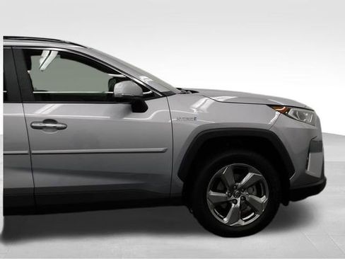 Used 2019 Toyota RAV4 Limited image 18