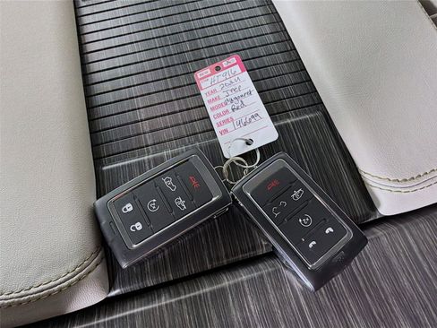 Used 2024 Jeep Wagoneer Series III w/ Premium Group I AWD/4WD image 36