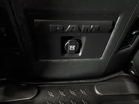 Used 2018 RAM 1500 Sport image 10