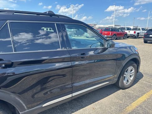 Used 2024 Ford Explorer XLT w/ Equipment Group 202A AWD/4WD image 11