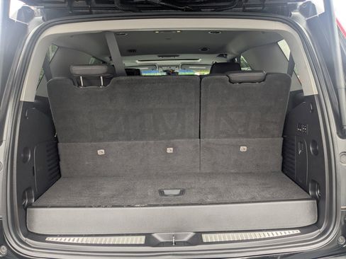 Used 2019 Cadillac Escalade Luxury AWD/4WD image 29
