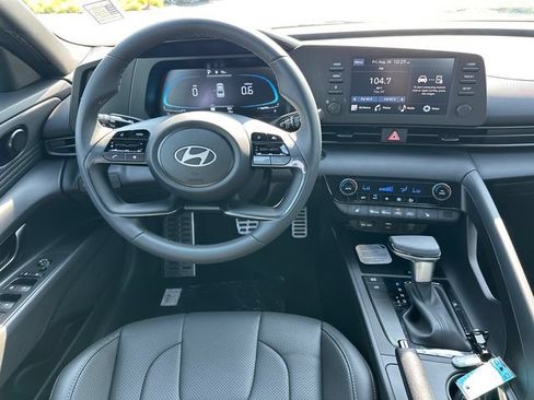 New 2026 Hyundai Elantra SEL Sport FWD image 18