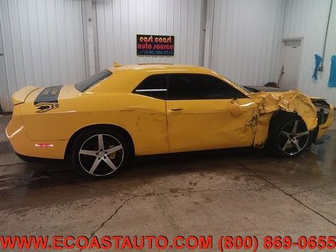 Used 2018 Dodge Challenger R/T w/ Driver Convenience Group image 2