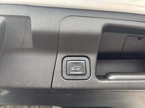 Used 2019 GMC Acadia SLT image 18