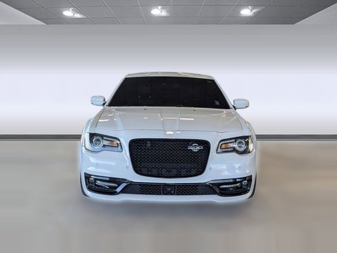 Used 2023 Chrysler 300 C image 6