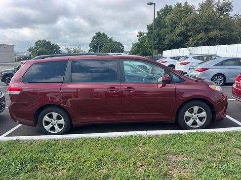 Used 2014 Toyota Sienna LE FWD image 9