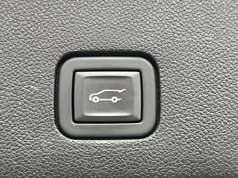 Certified 2024 Cadillac XT6 Premium Luxury w/ Technology Package image 12