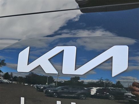 Used 2023 Kia Telluride S image 31