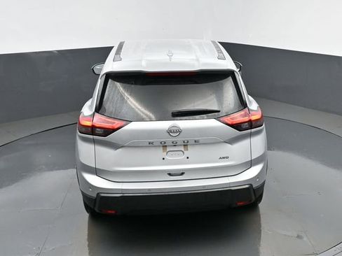 Used 2025 Nissan Rogue SV image 25
