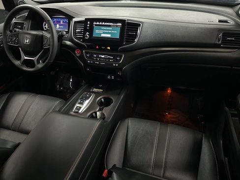 Used 2025 Honda Passport TrailSport image 11