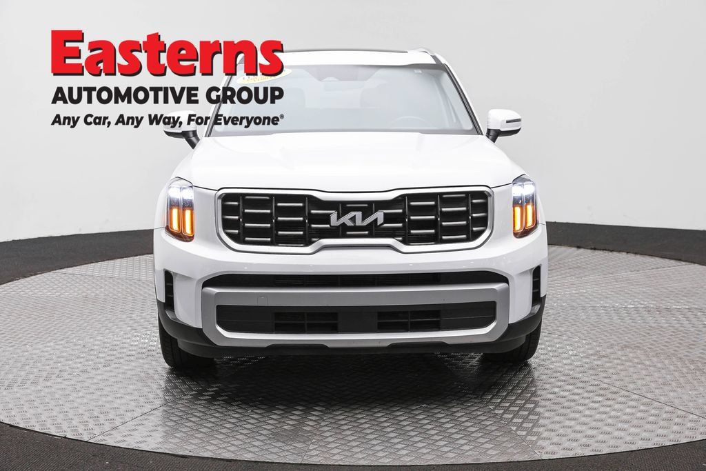 Used 2025 Kia Telluride S FWD image 2