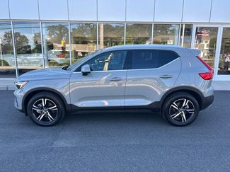 Used 2025 Volvo XC40 B5 Core AWD/4WD video 2