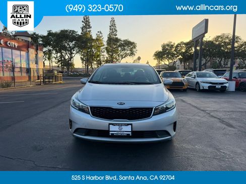 Used 2018 Kia Forte LX FWD image 2