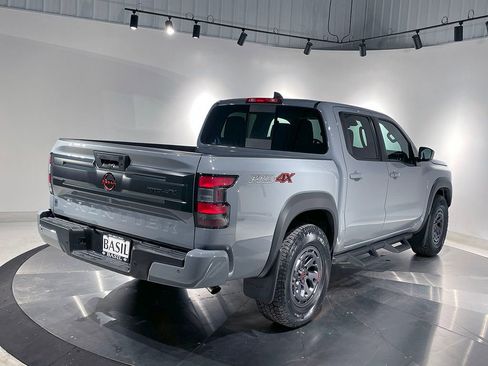 Used 2025 Nissan Frontier PRO-4X image 11