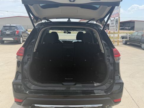 Used 2018 Nissan Rogue SV FWD image 9
