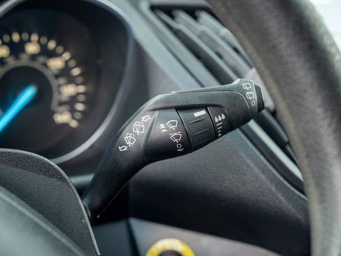 Used 2019 Ford Escape SE image 14