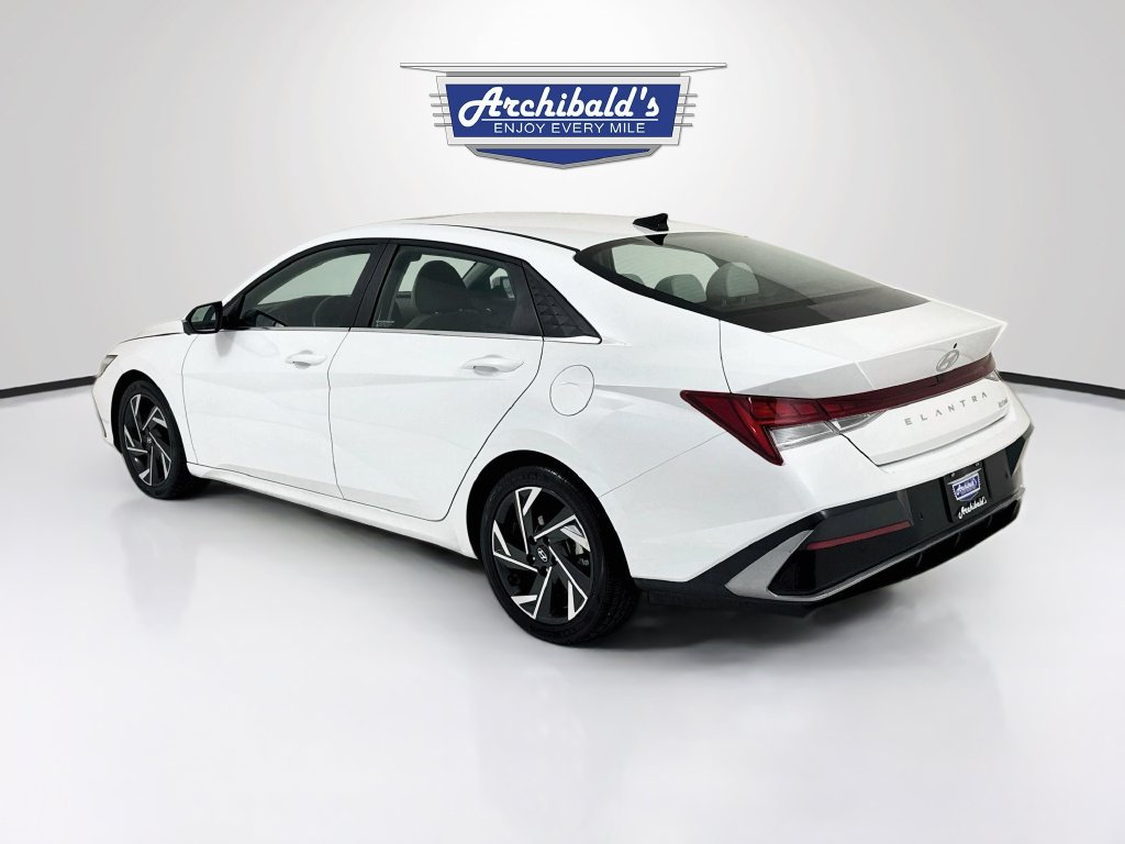 Used 2024 Hyundai Elantra Limited FWD image 6