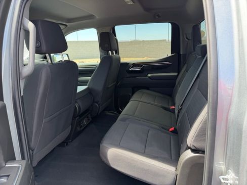 Used 2025 Chevrolet Silverado 1500 LT AWD/4WD image 19