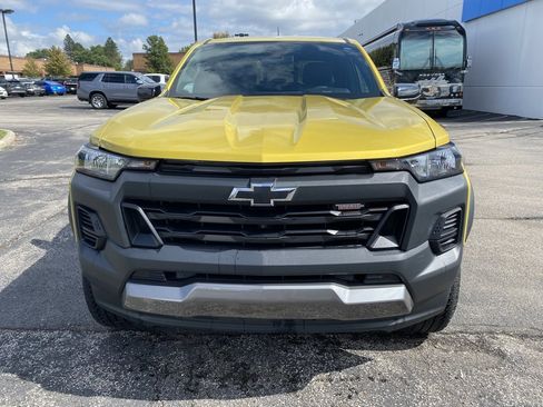 Used 2023 Chevrolet Colorado Trail Boss w/ Technology Package image 2