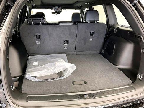 New 2026 Jeep Grand Cherokee Limited image 11