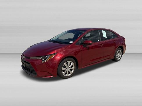 Used 2025 Toyota Corolla LE FWD image 8