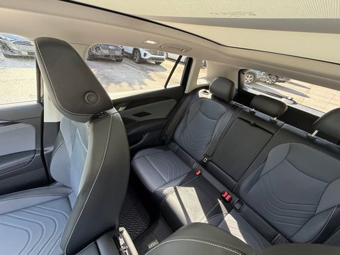 New 2026 Volkswagen Tiguan SE AWD/4WD image 29