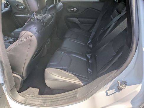 Used 2019 Jeep Cherokee Limited AWD/4WD image 22