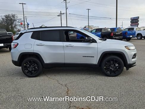 New 2026 Jeep Compass Latitude image 14