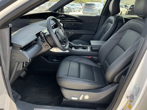 New 2025 Lincoln Nautilus Premier w/ Equipment Group 102A image 24