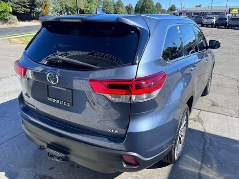 Used 2019 Toyota Highlander XLE FWD image 9