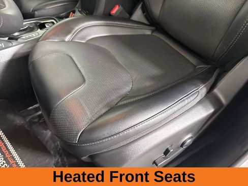 Used 2022 Jeep Cherokee Limited image 12