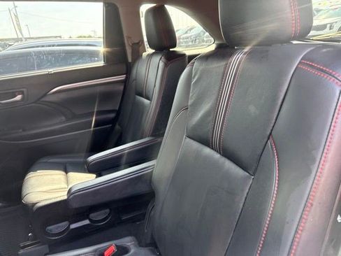 Used 2019 Toyota Highlander SE AWD/4WD image 9