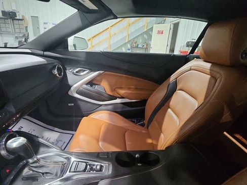 Used 2016 Chevrolet Camaro LT image 11