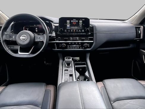 Used 2025 Nissan Pathfinder Platinum w/ Cargo Package FWD image 16