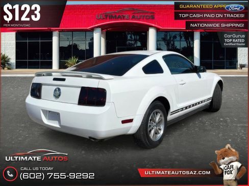 Used 2005 Ford Mustang Deluxe RWD image 3