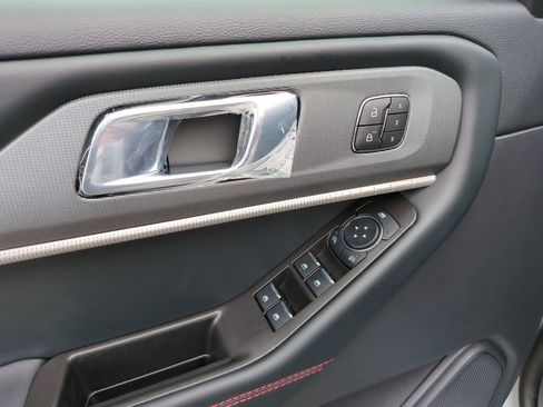 New 2026 Ford Explorer ST-Line image 18