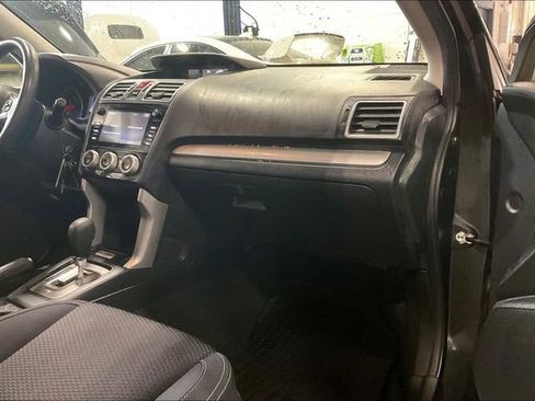 Used 2017 Subaru Forester 2.5i Premium w/ All-Weather Package image 16